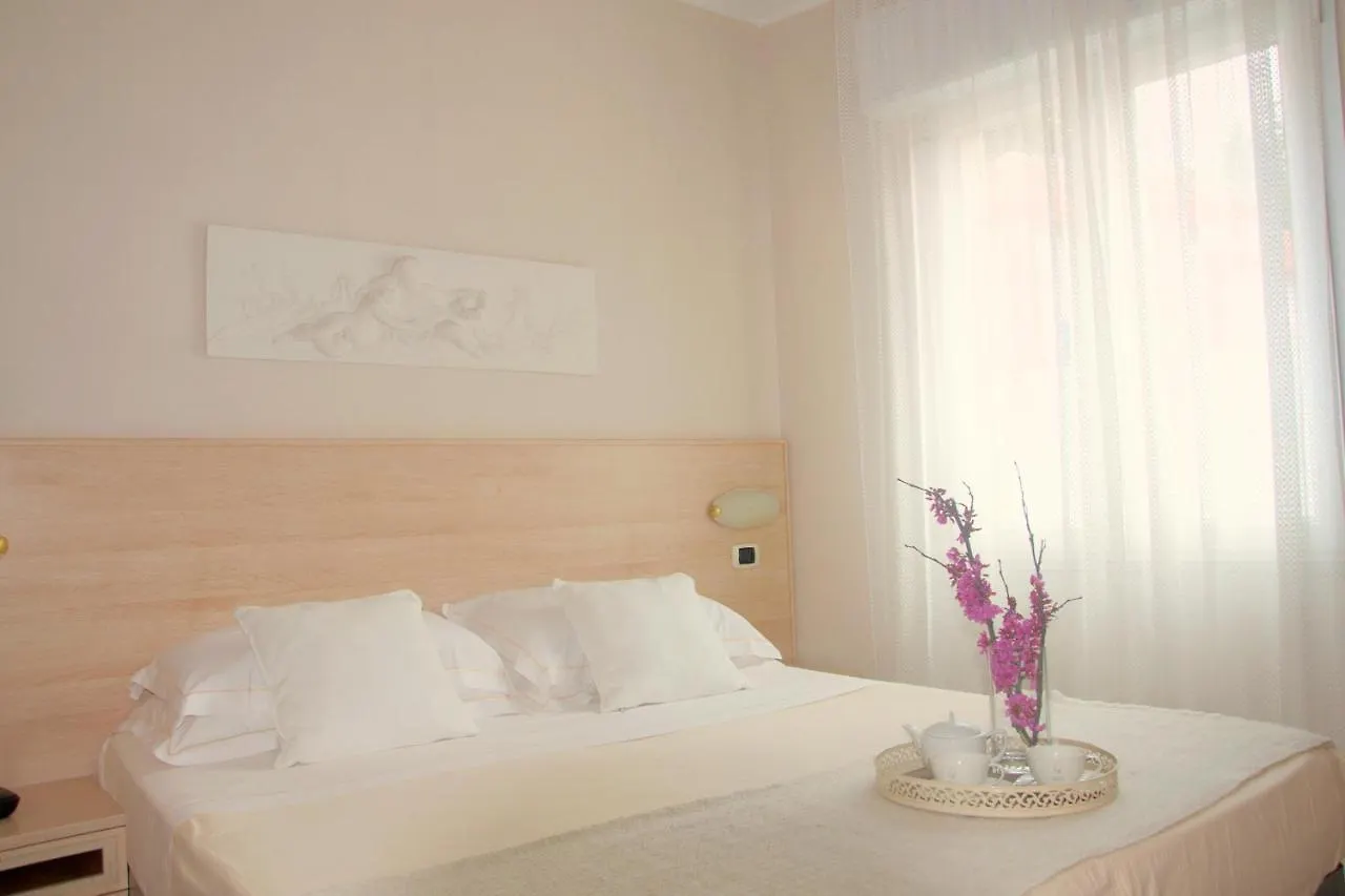 Hotel Carla Levanto 3*,